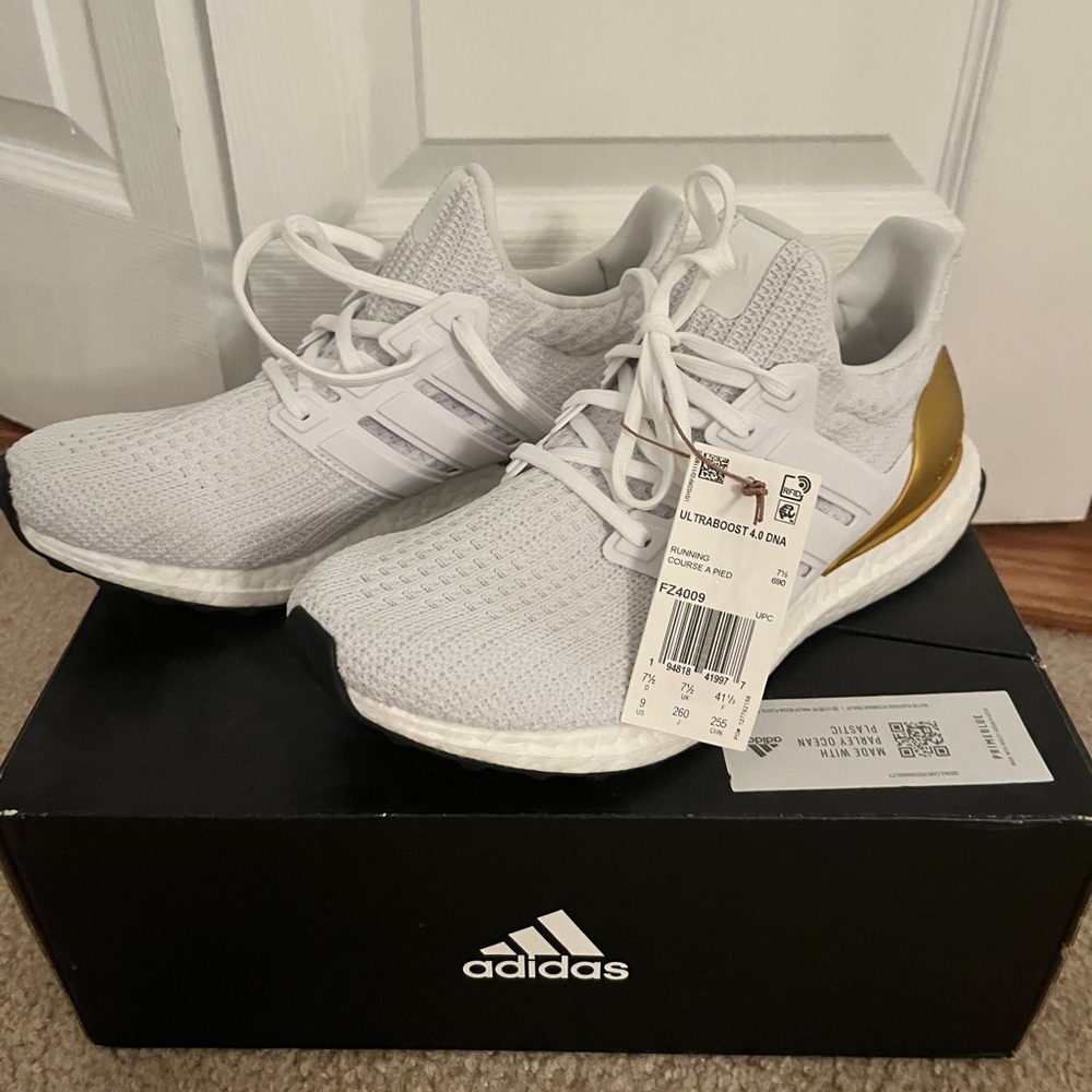 Addis’s women s ultraboost DNA4.0 size 9